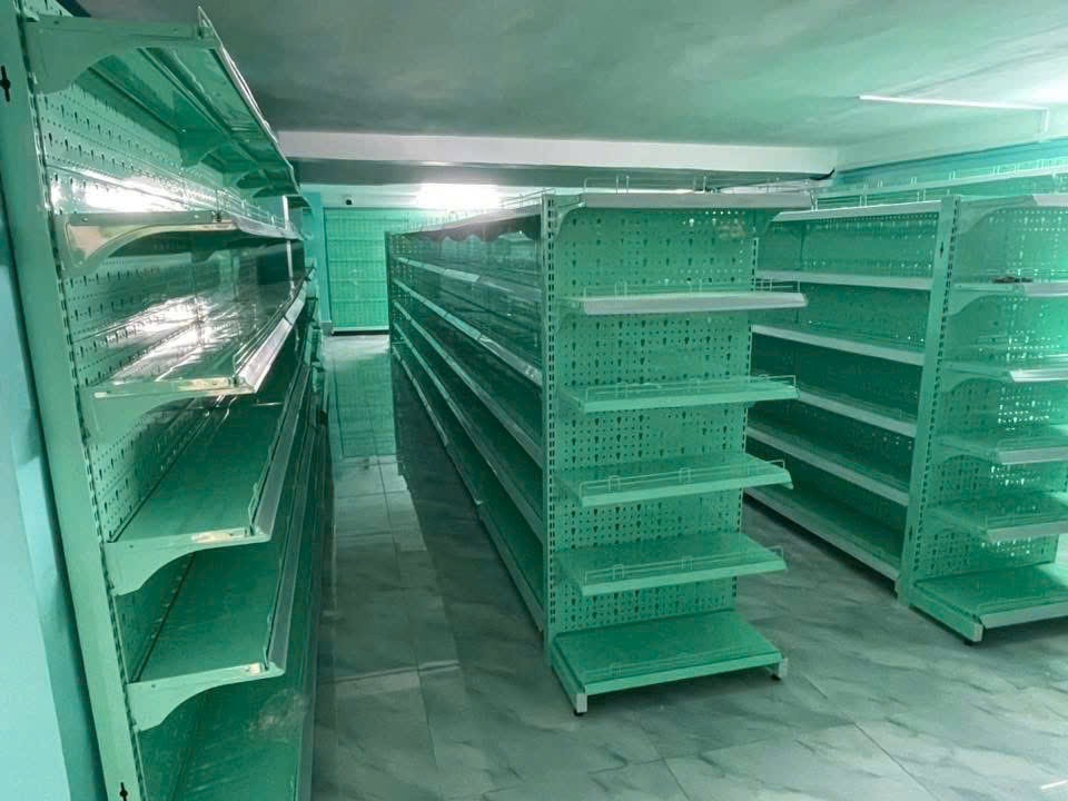 Mẫu kệ siêu thị đẹp 2025